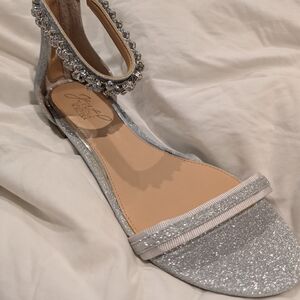 Jewel Badgley Mischka Glittering Silver Flats Size 6